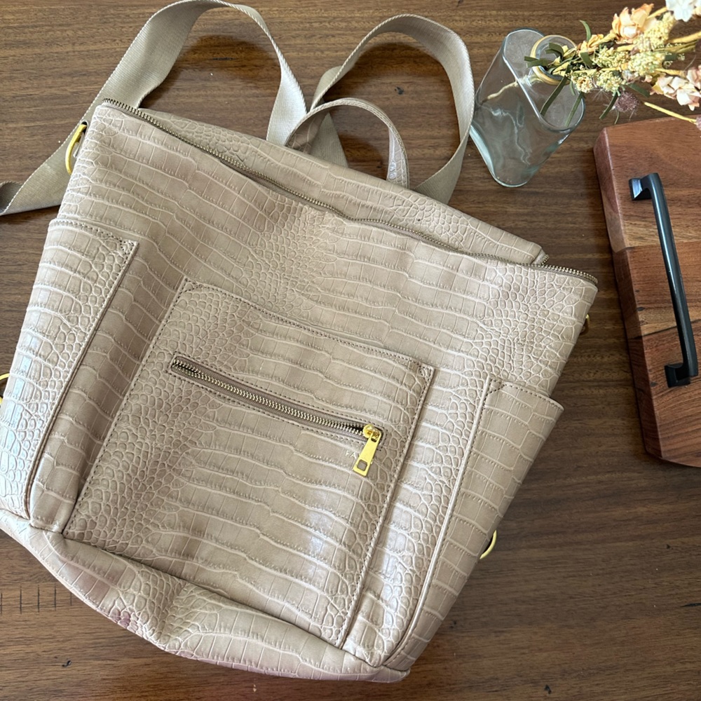 The Fawn Design Original Croc Latte